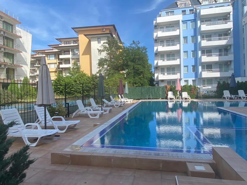 Property building, Swimming pool