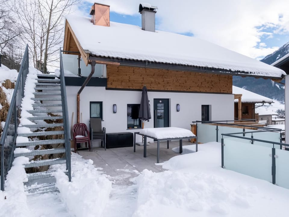 Property building, Winter