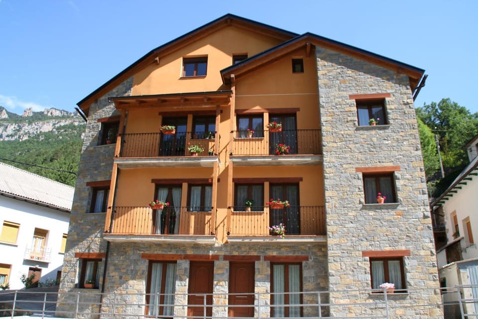 Property building, Facade/entrance