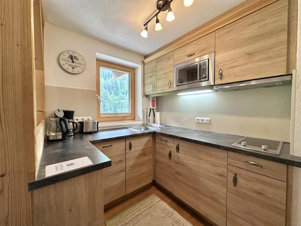 Apartpension Schollberg Bed and Breakfast in Saint Anton am Arlberg