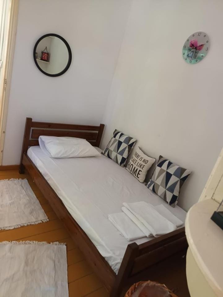 SOFIAS APARTMENTS in LESVOS House in İzmir Province