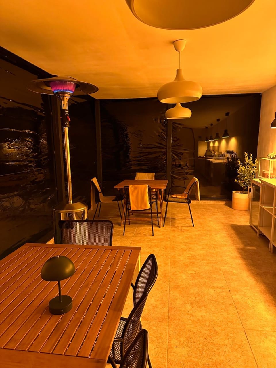 Seating area, Dining area, Internal: Not applicable to any particular room