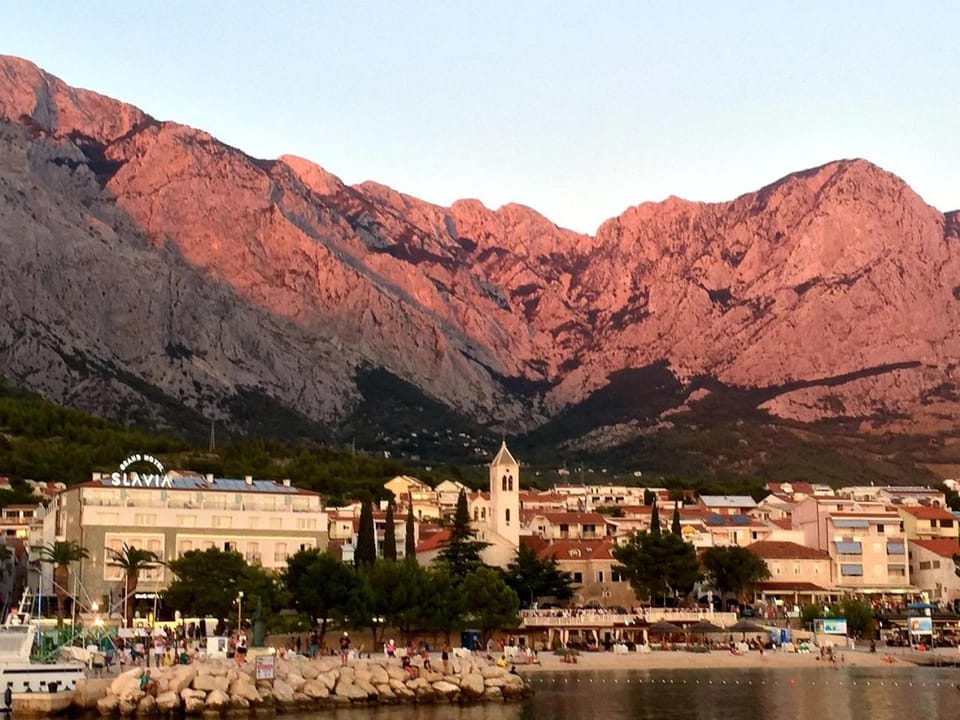 Neighbourhood, Beach, Text overlay, City view, Mountain view, Sea view