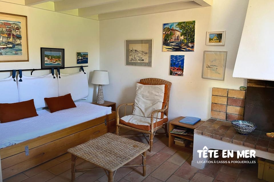A 100m du village de Porquerolles, "tete en mer" Apartment in Hyères