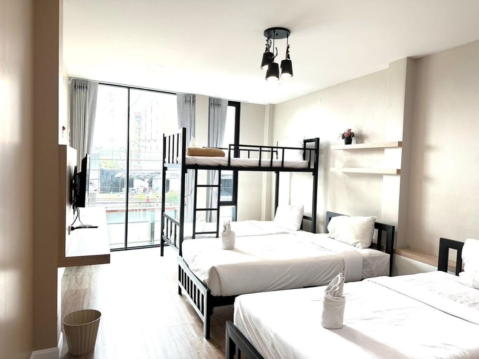 Bed, Photo of the whole room, bunk bed