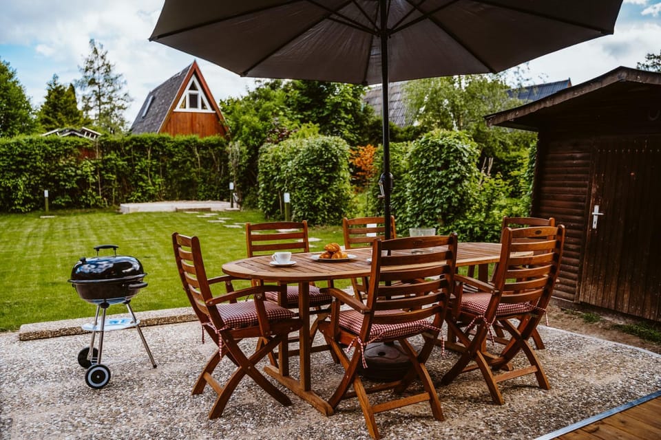 Neighbourhood, BBQ facilities, Garden, Garden view