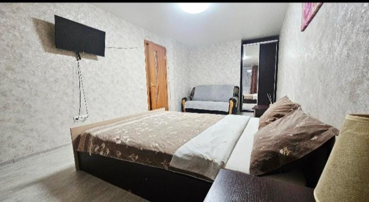 Светлая и теплая квартира для пары на пр Науки 169 , ТРЦ Дафи Apartment in Dnipro