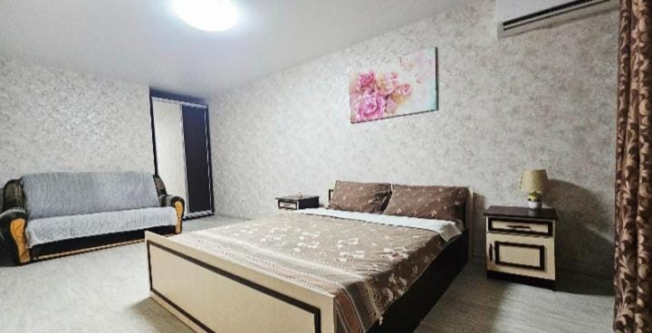 Светлая и теплая квартира для пары на пр Науки 169 , ТРЦ Дафи Apartment in Dnipro