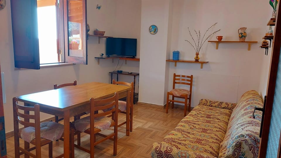 Casa Crispi 10 Apartment in Gioiosa Marea