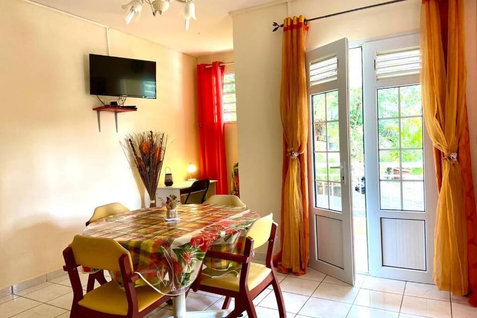 Le Moringa House in Leeward Islands