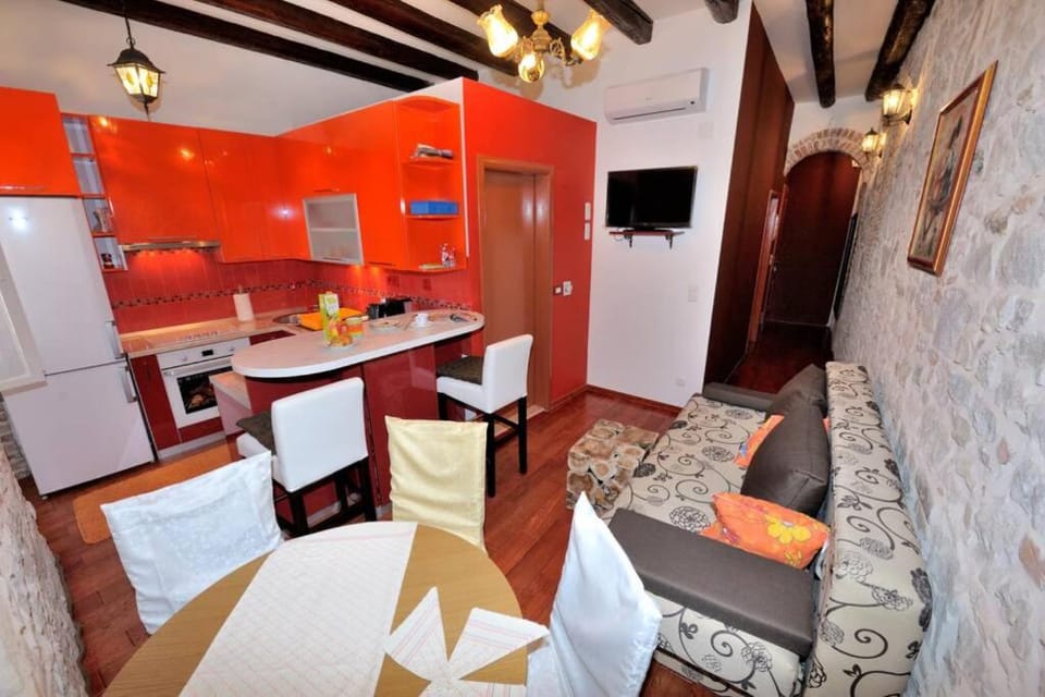Kitchen or kitchenette, Living room, Lounge or bar, Dining area