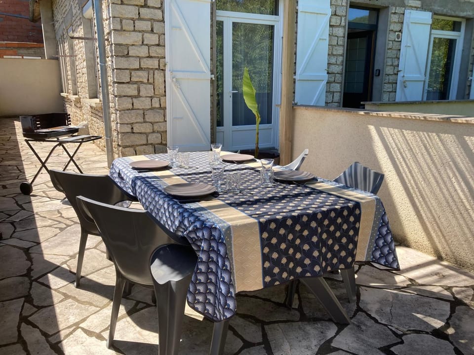 Gîte Les clés des Champs Côté Jardin House in Occitanie