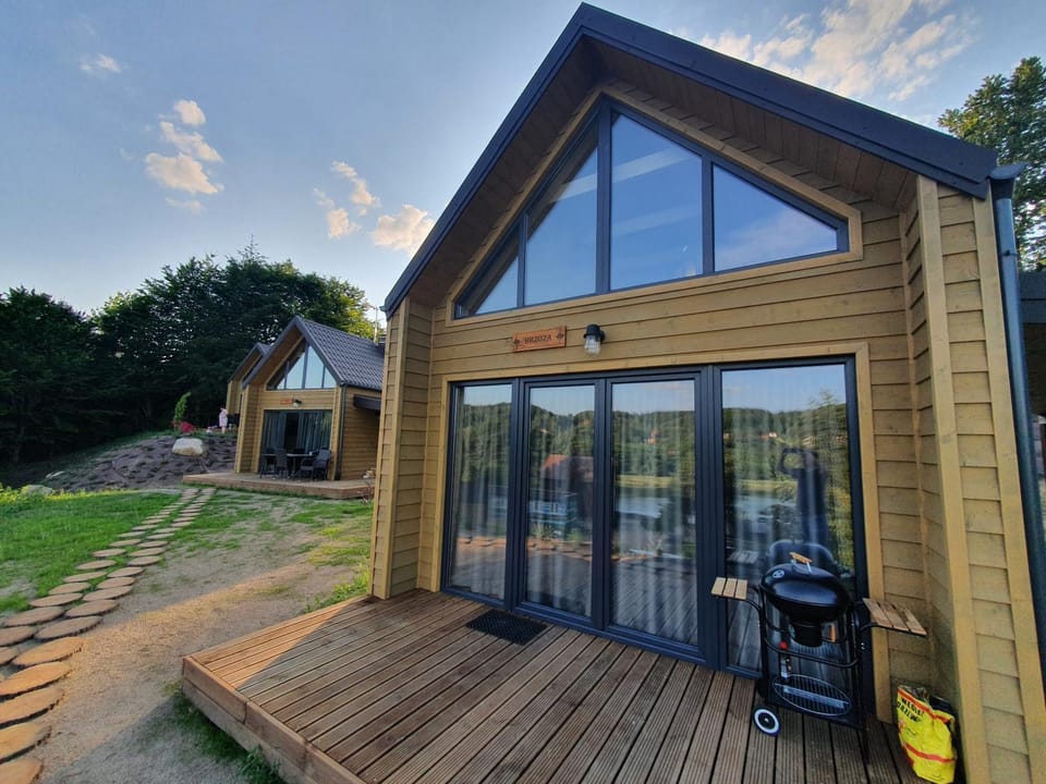 Ostrzycki Las domki nad jeziorem -balia-sauna-prywatny pomost House in Pomeranian Voivodeship