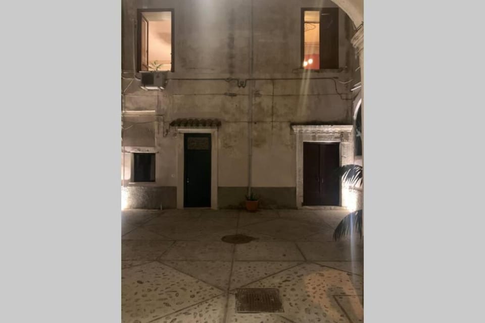 Inner courtyard view