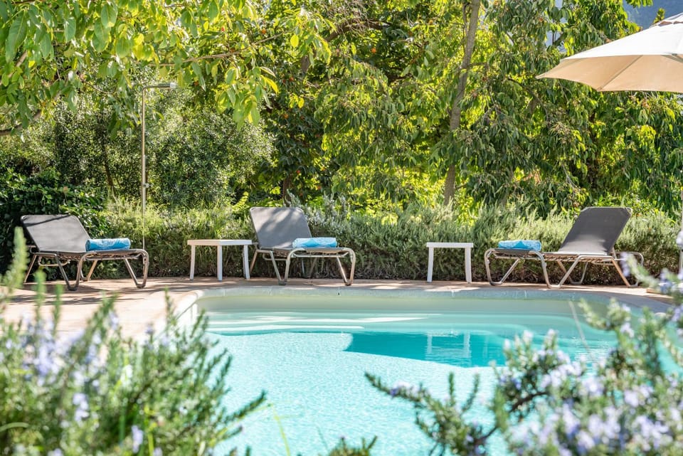 Sóller house close to the center, large flat orchard and pool. House in Sóller