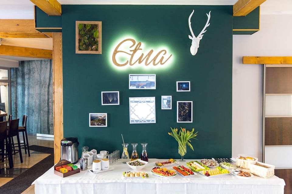 Restaurant/places to eat, Property logo or sign, Food and drinks, Banquet/Function facilities, Logo/Certificate/Sign, Food, Buffet breakfast, Drinks