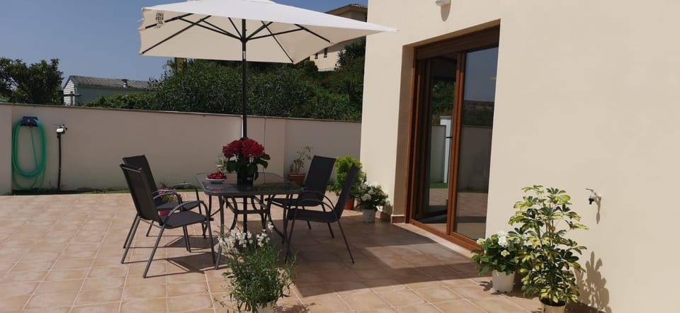 Patio, sunbed