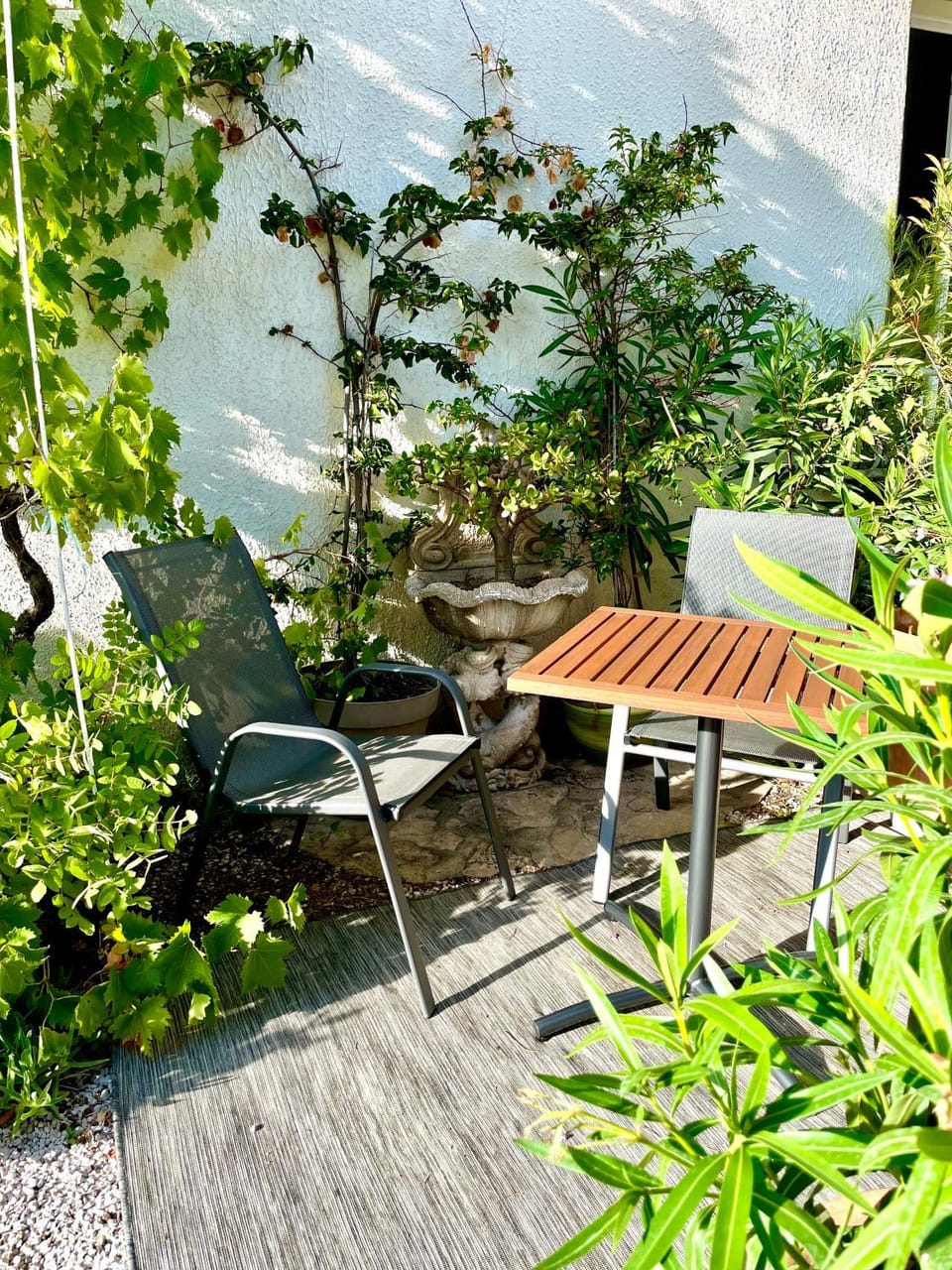 Patio, Dining area