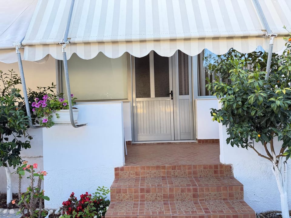 Property building, Garden, View (from property/room), Balcony/Terrace, Garden view