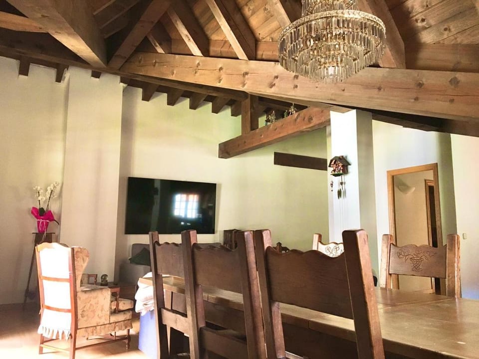 TV and multimedia, Living room, Dining area