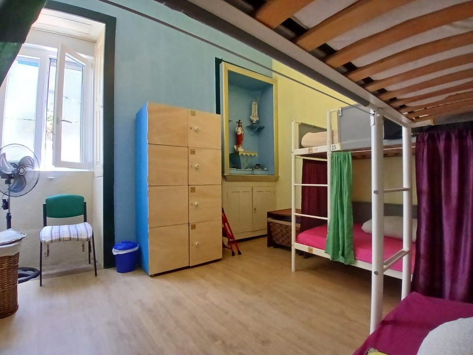 Bed, Bedroom, bunk bed