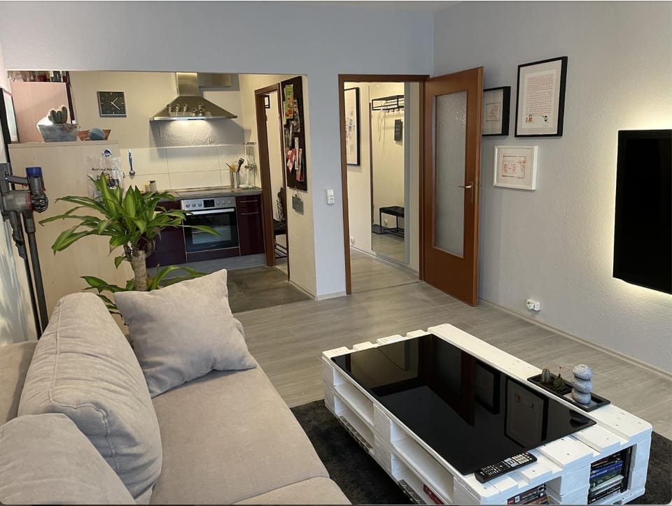 Kitchen or kitchenette, Living room, Seating area