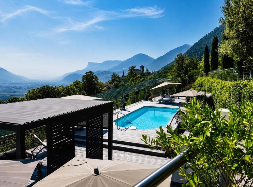 View (from property/room), Pool view