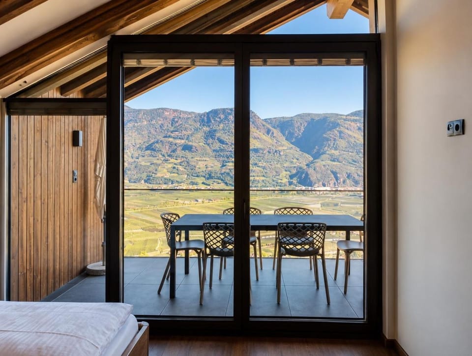 Bed, Day, Natural landscape, View (from property/room), Balcony/Terrace, Photo of the whole room, Bedroom, Mountain view