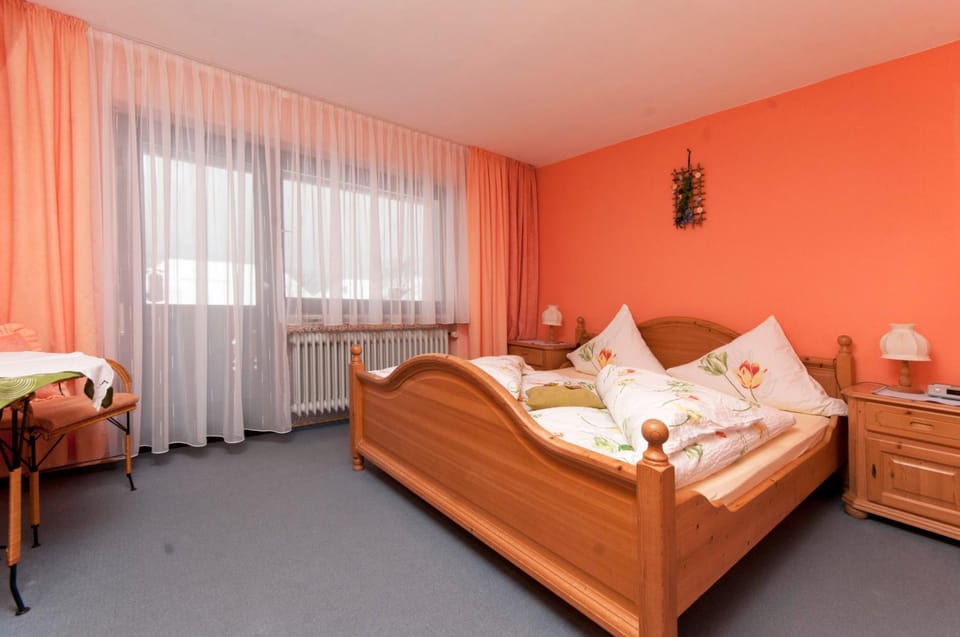 Day, Photo of the whole room