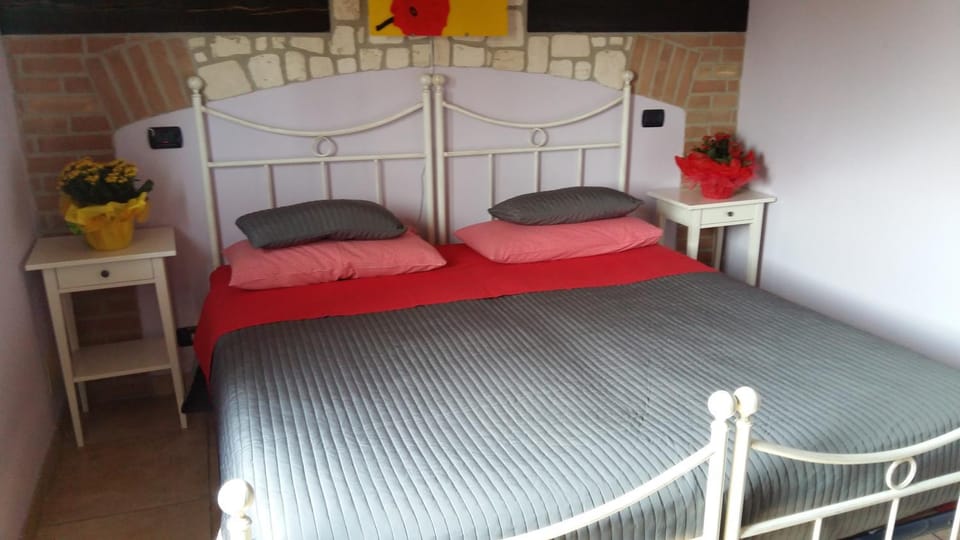 Shower, Bathroom, TV and multimedia, Bedroom