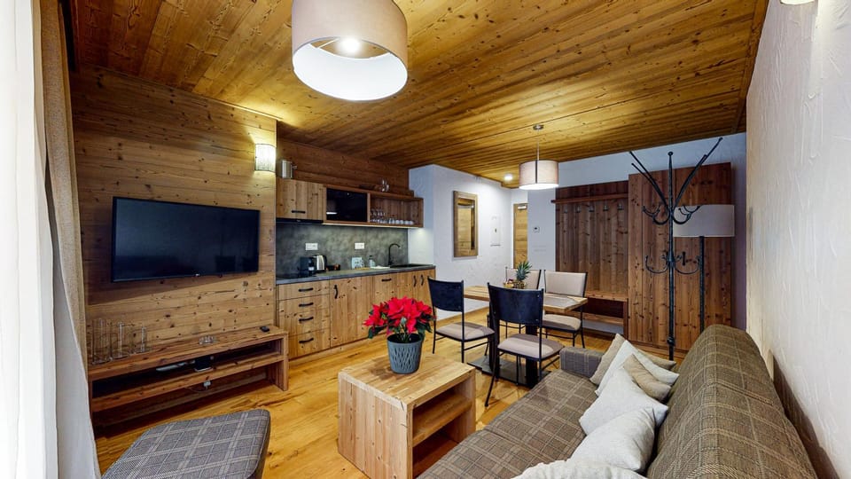 Communal lounge/ TV room, TV and multimedia, Kitchen or kitchenette, Living room, Seating area, Evening entertainment, minibar