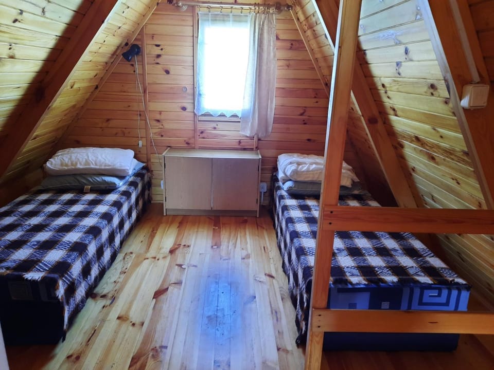 Photo of the whole room, Seating area