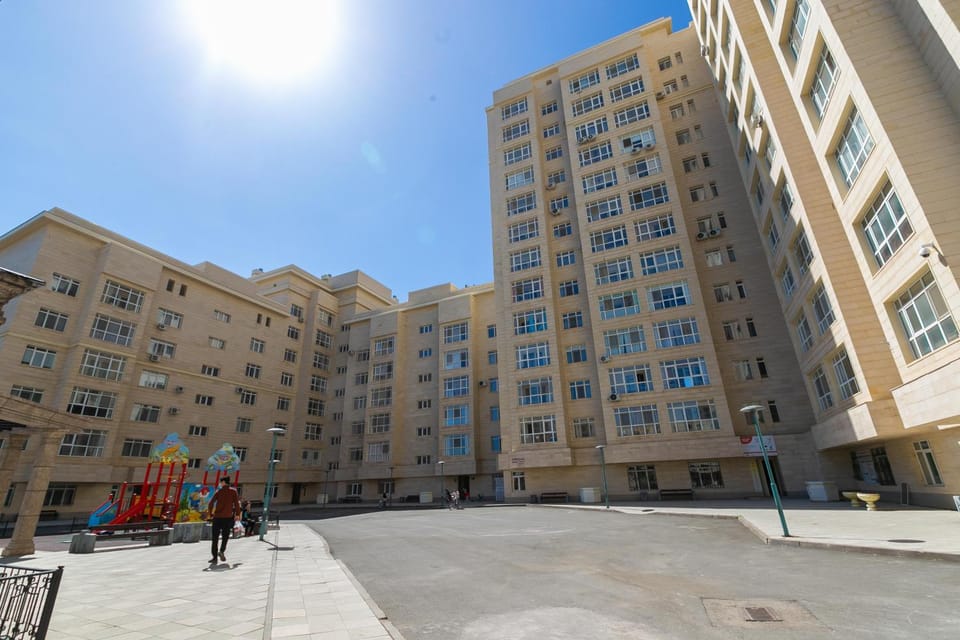 Neighbourhood, Inner courtyard view