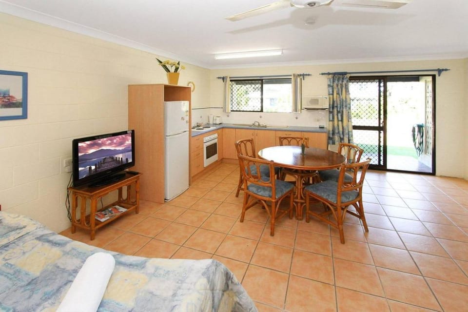 Alma Bay Holiday Unit 1 Apartment in Queensland