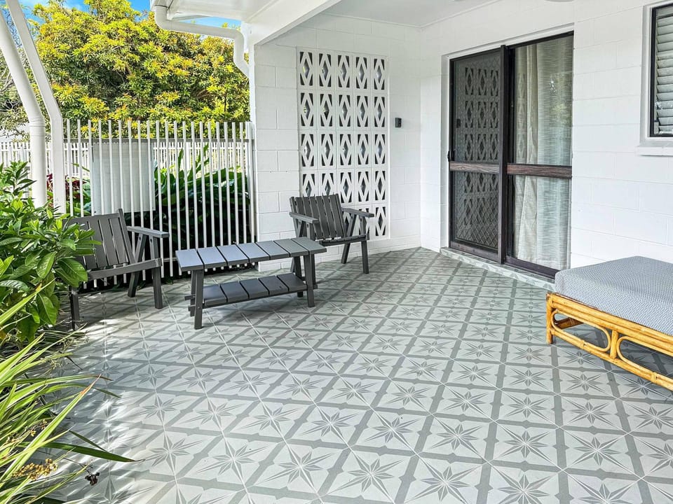 Alma Bay Holiday Unit 1 Apartment in Queensland