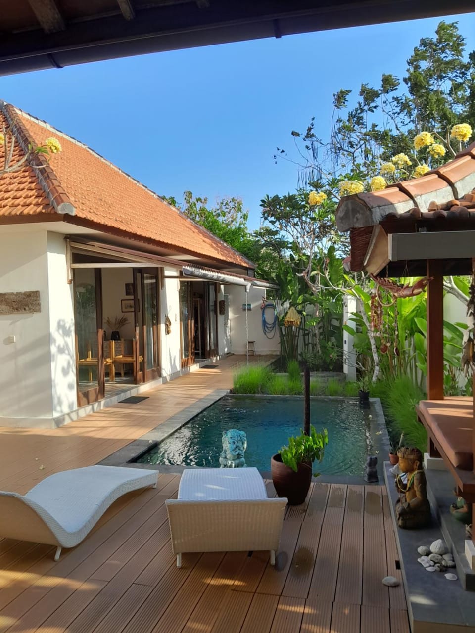 Patio, Swimming pool, Swimming pool