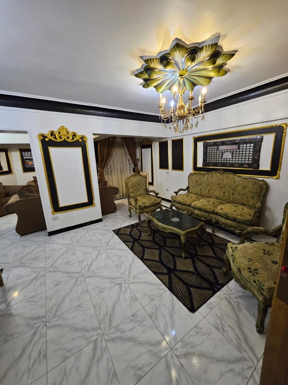 Villas with direct sea views and apartments with partial sea views in Miami, Alexandria, Al Safwa Tower, Apartment in Alexandria