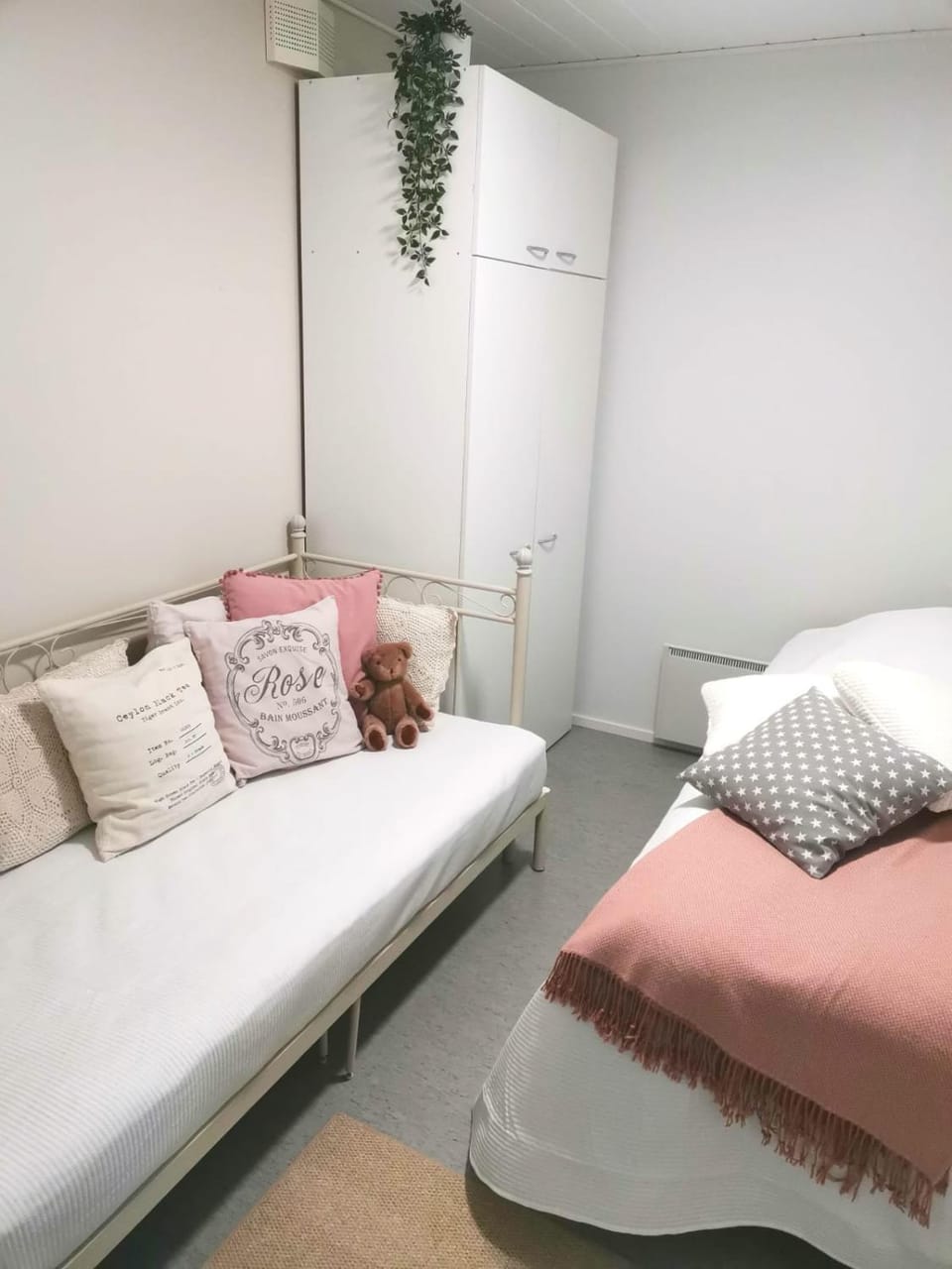 Bedroom, wardrobe