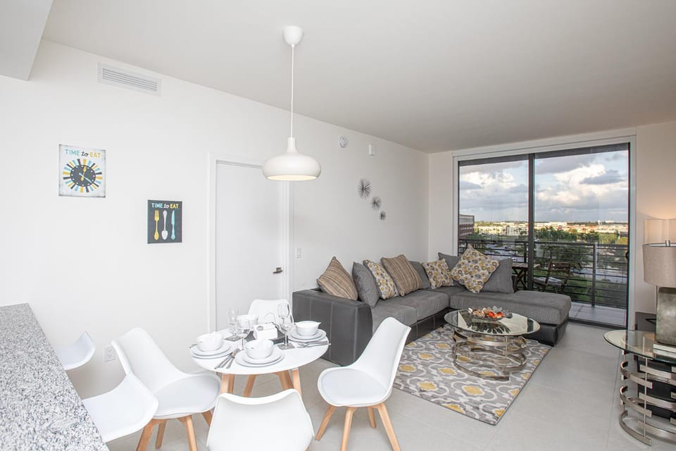 Luxury 2BD Apartment in Downtown Doral Apartment in Doral