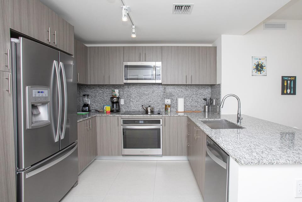 Luxury 2BD Apartment in Downtown Doral Apartment in Doral