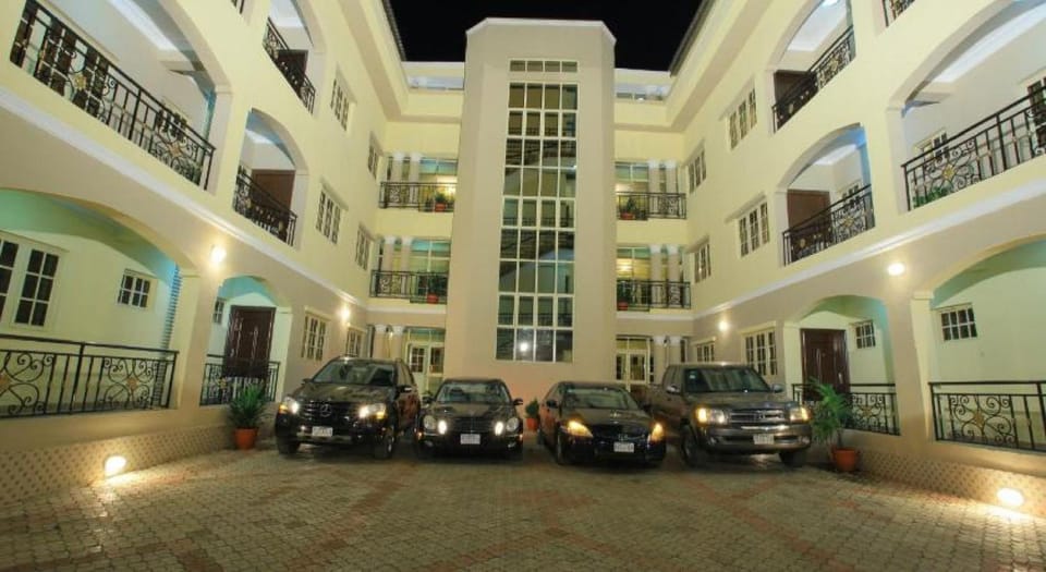 Apartment Royale Hotel-3 Bd Apartment Nature lodge in Lagos