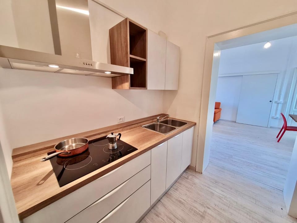 Kitchen or kitchenette, Communal kitchen