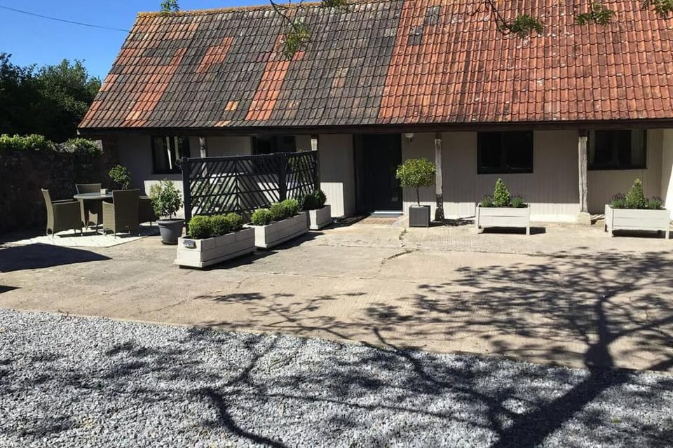 Patio, Facade/entrance, Parking