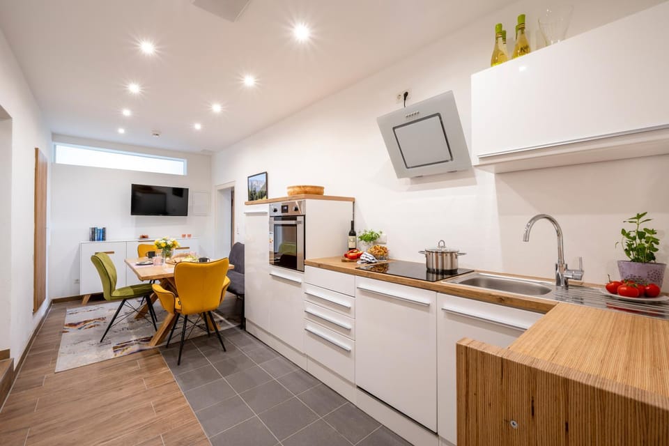 Kitchen or kitchenette, Breakfast