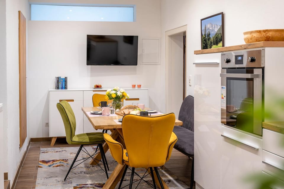 TV and multimedia, Living room, Dining area