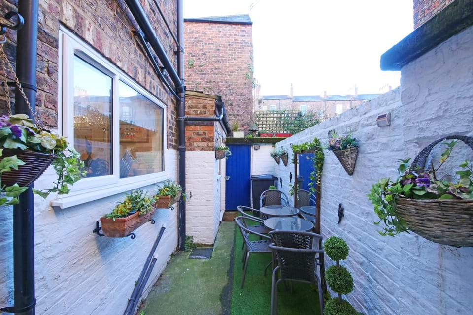 Balcony/Terrace, Inner courtyard view