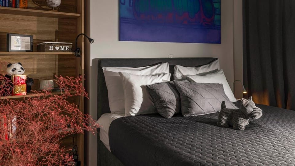 Bed, Bedroom