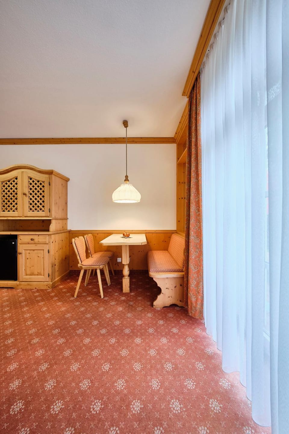Photo of the whole room, Seating area, Dining area