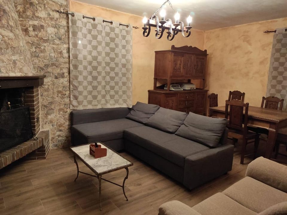 Living room, Lounge or bar