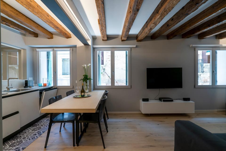 TV and multimedia, Living room, Dining area